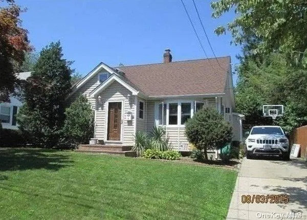 $4,900 | 6 Dawes Avenue, Syosset, NY 11791