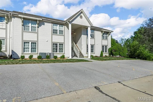 $155,000 | 690 Sugar Trail Court, St. Peters, MO 63376