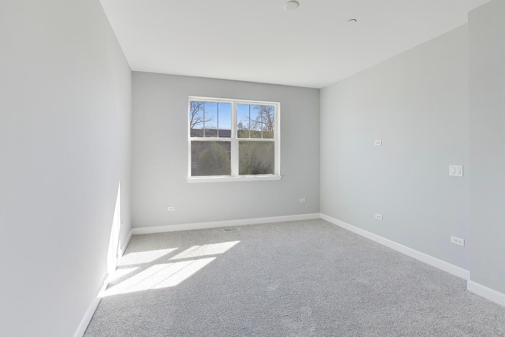270 Masters Drive Addison, IL 60101 - Photo 14 of 29 Gallery Image 14