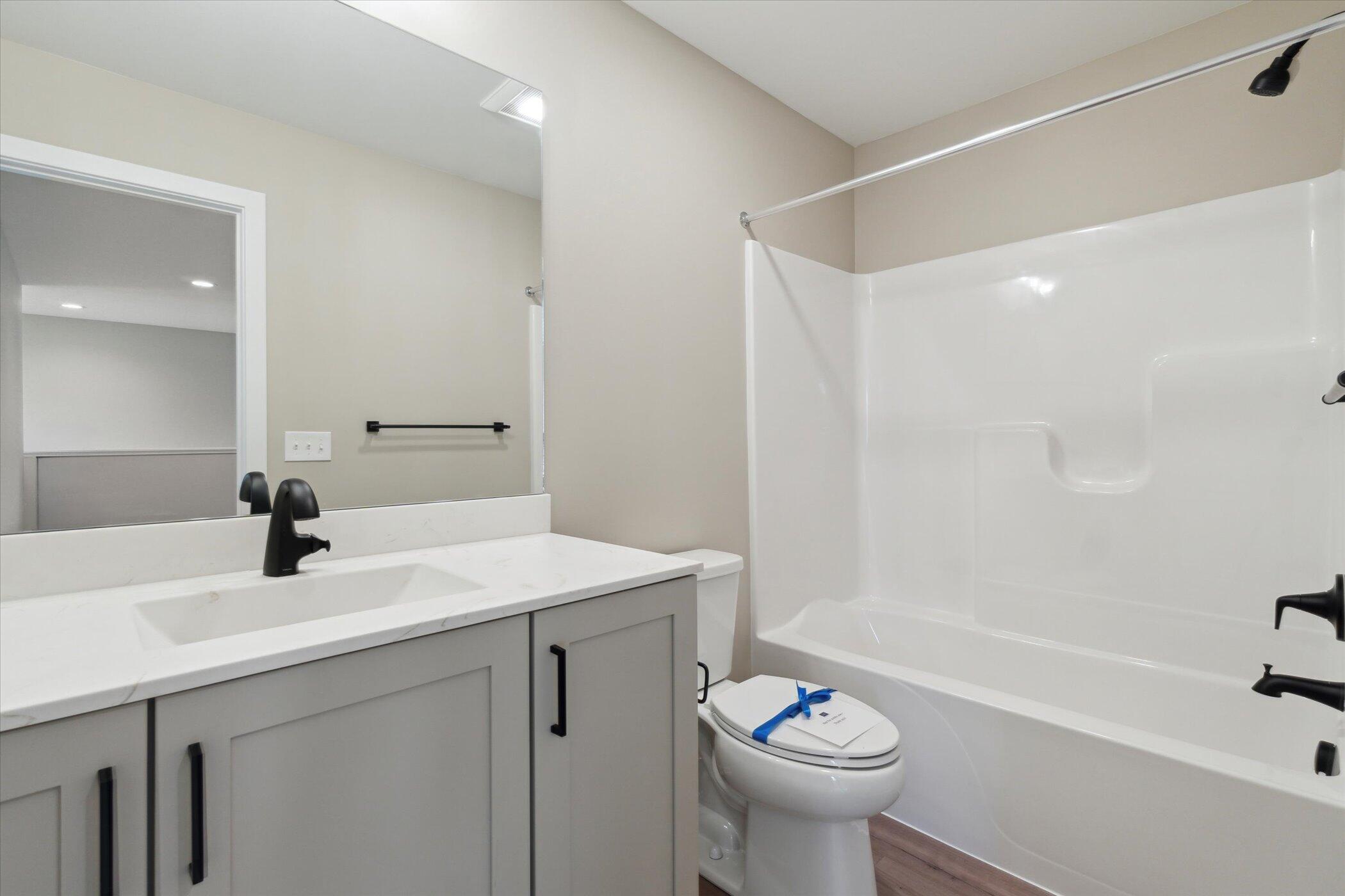 4007 Corvo Trace Kalamazoo, MI 49009 - Photo 11 of 23 Bath 2