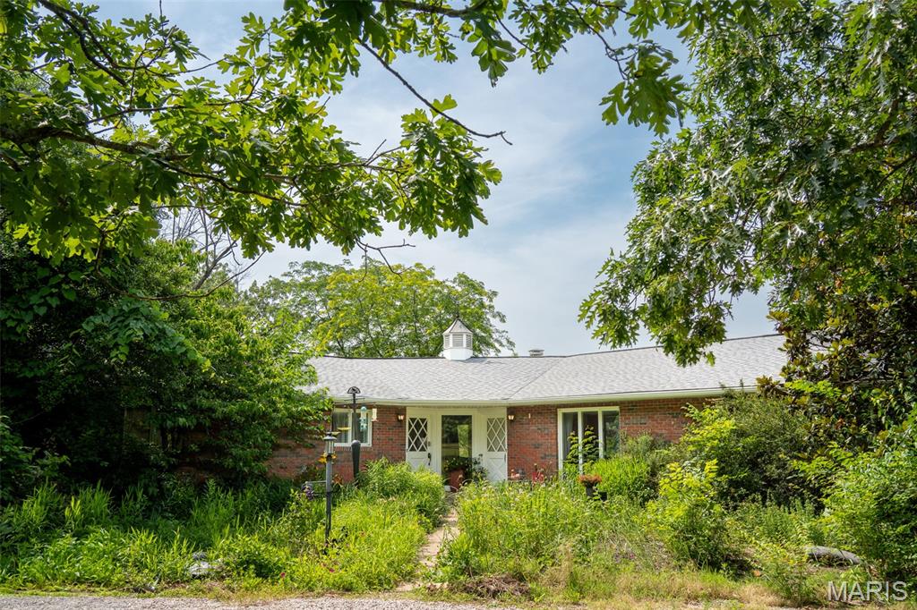 39 West Nottingham Circle Sullivan, MO 63080 - Photo 1 of 53