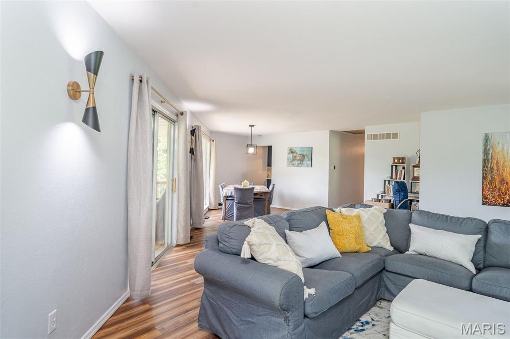 39 West Nottingham Circle Sullivan, MO 63080 - Photo 4 of 53