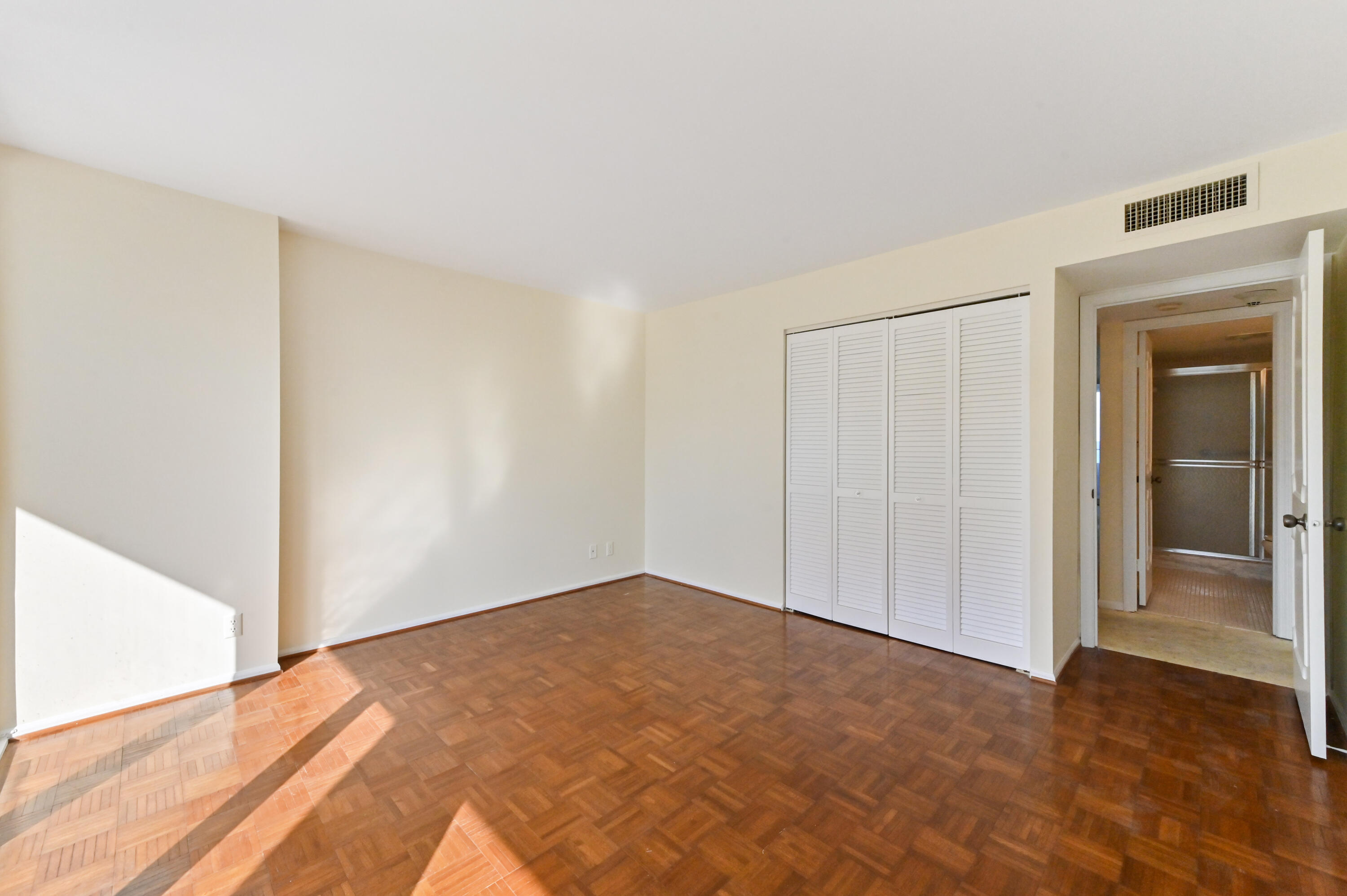 2800 South Ocean Boulevard, Unit 2K Boca Raton, FL 33432 - Photo 23 of 59 a view of an empty room