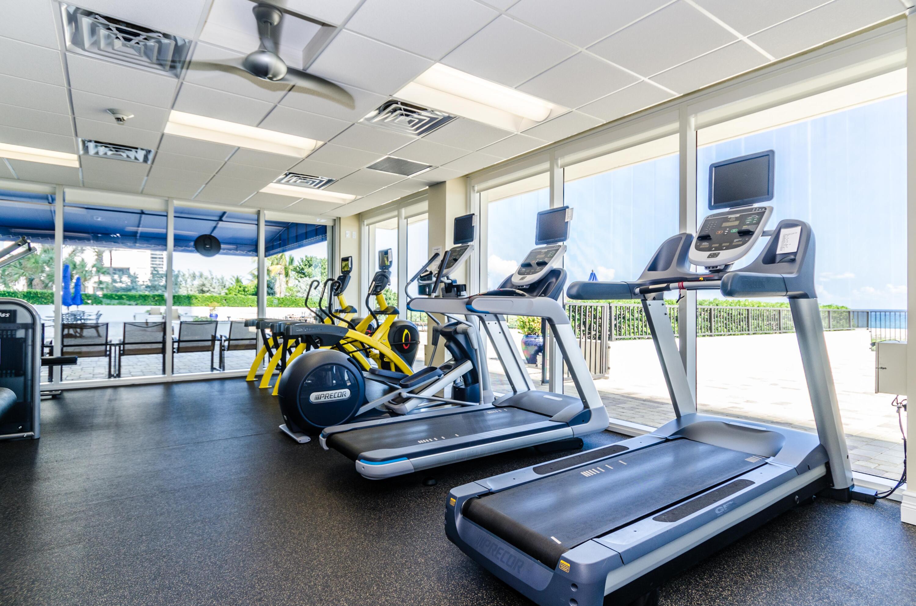 2800 South Ocean Boulevard, Unit 2K Boca Raton, FL 33432 - Photo 43 of 59 a view of a room with gym equipment