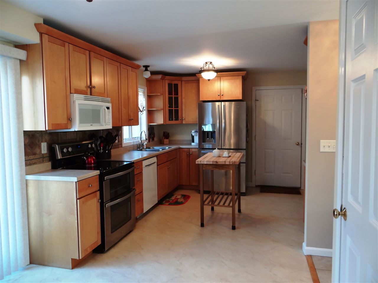 7 Hardy Hill Road Lebanon, NH 03766 - Photo 3 of 17