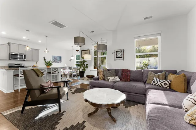 $680,000 | 1035 Sago Palm Court, Mount Pleasant, SC 29429