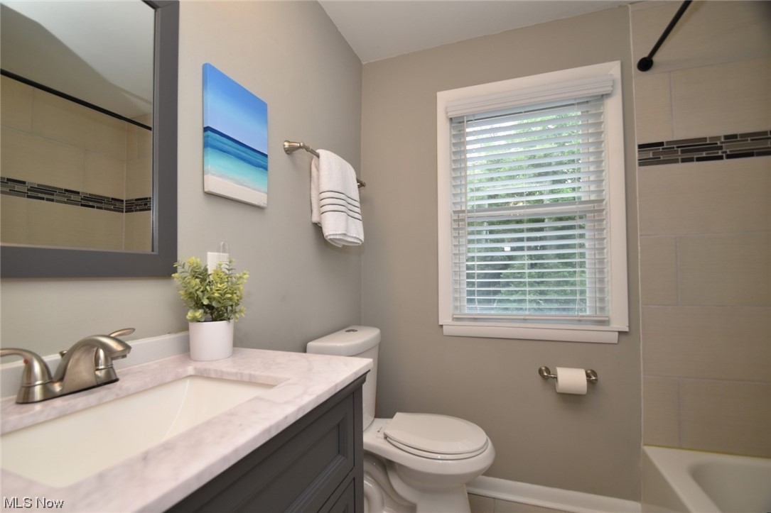 2535 Charney Road Cleveland, OH 44118 - Photo 26 of 33