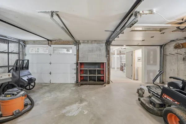 $725,000 | 100 South Loomis Street, Southwick, MA 01077