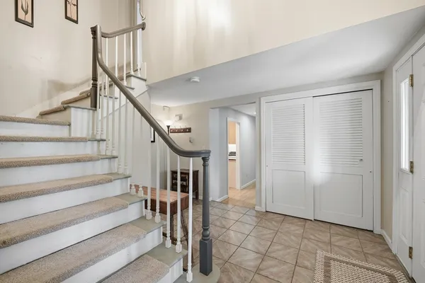 $725,000 | 100 South Loomis Street, Southwick, MA 01077