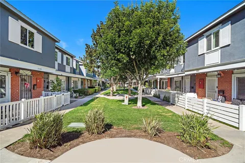 $889,000 | 2338 Bunker Hill Way, Costa Mesa, CA 92626