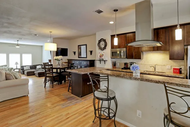 $2,999 | 5706 Cornish Street, Unit B, Houston, TX 77007