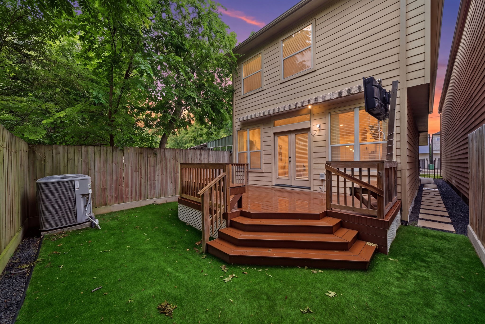 5539 Kiam Street Houston, TX 77007 - Photo 2 of 37