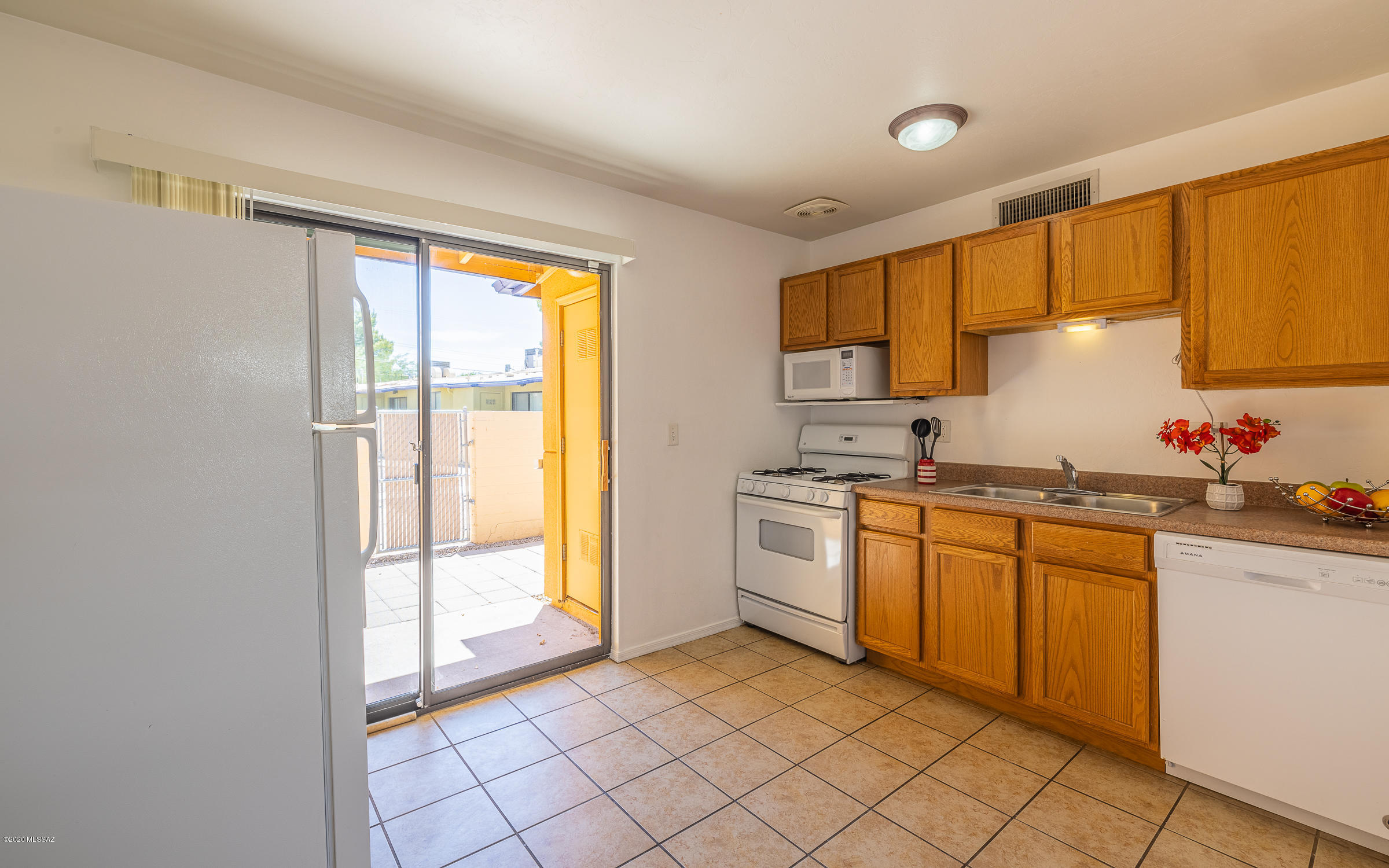 350 North Silverbell Road, Unit 64 Tucson, AZ 85745 - Photo 7 of 34