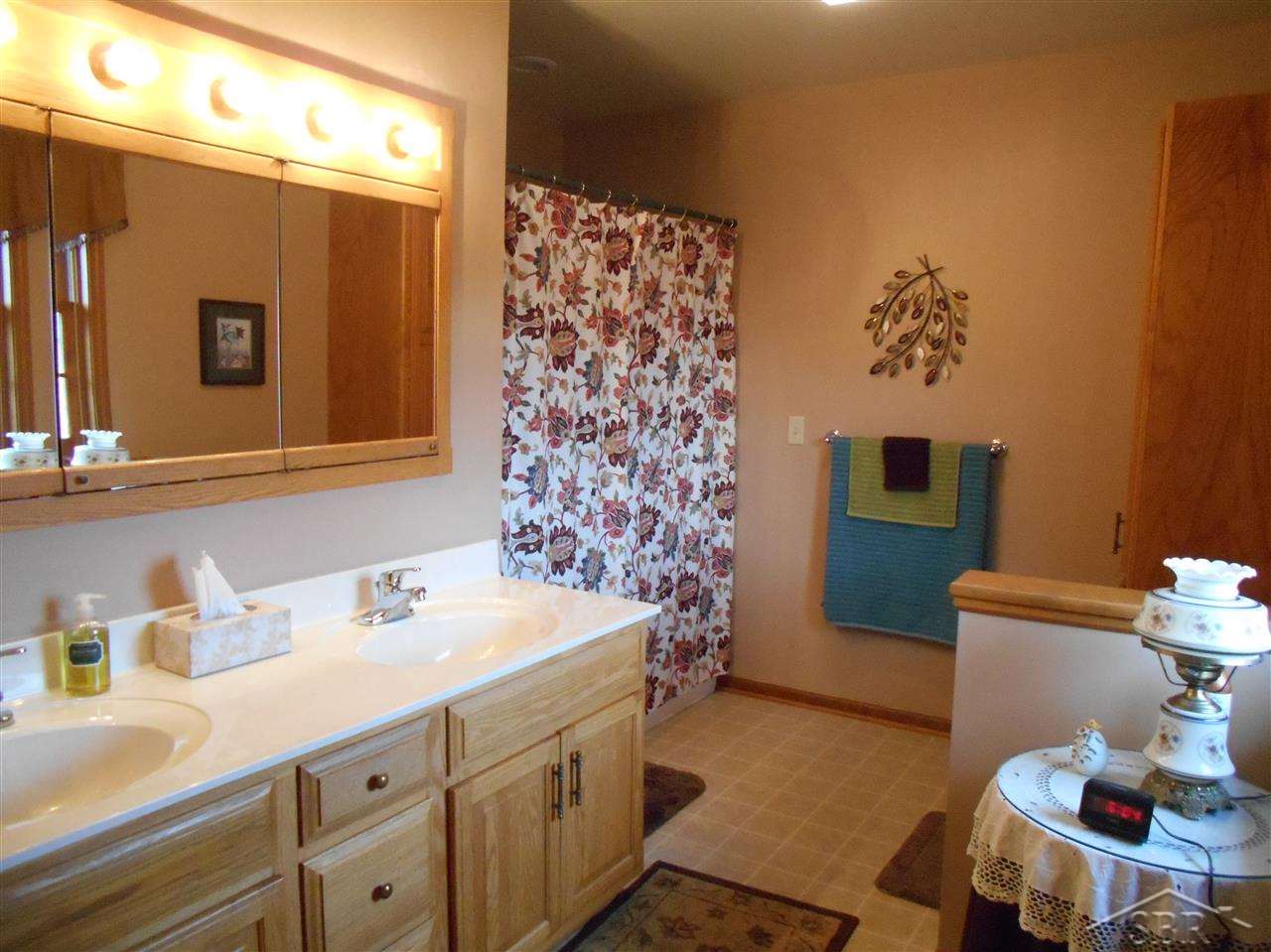 4939 North Graham Road Freeland, MI 48623 - Photo 10 of 20 31233412-9.JPG