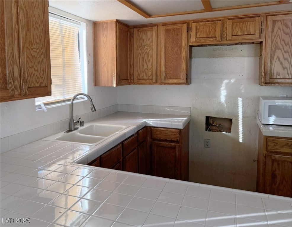 3909 North Rhine Way Las Vegas, NV 89108 - Photo 3 of 5