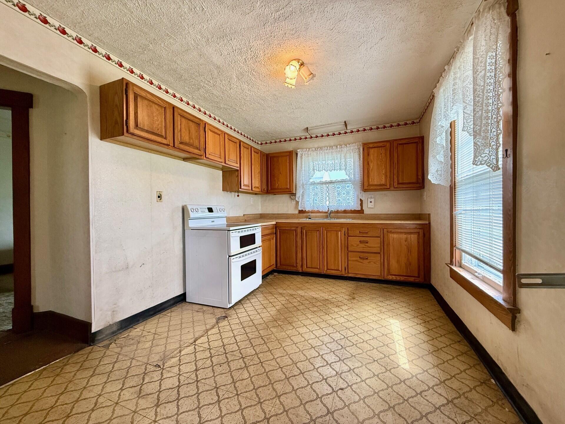 15825 State Rte 207 Mount Sterling, OH 43143 - Photo 4 of 47 Kitchen