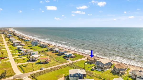 $499,999 | 902 Beach Drive, Surfside Beach, TX 77541
