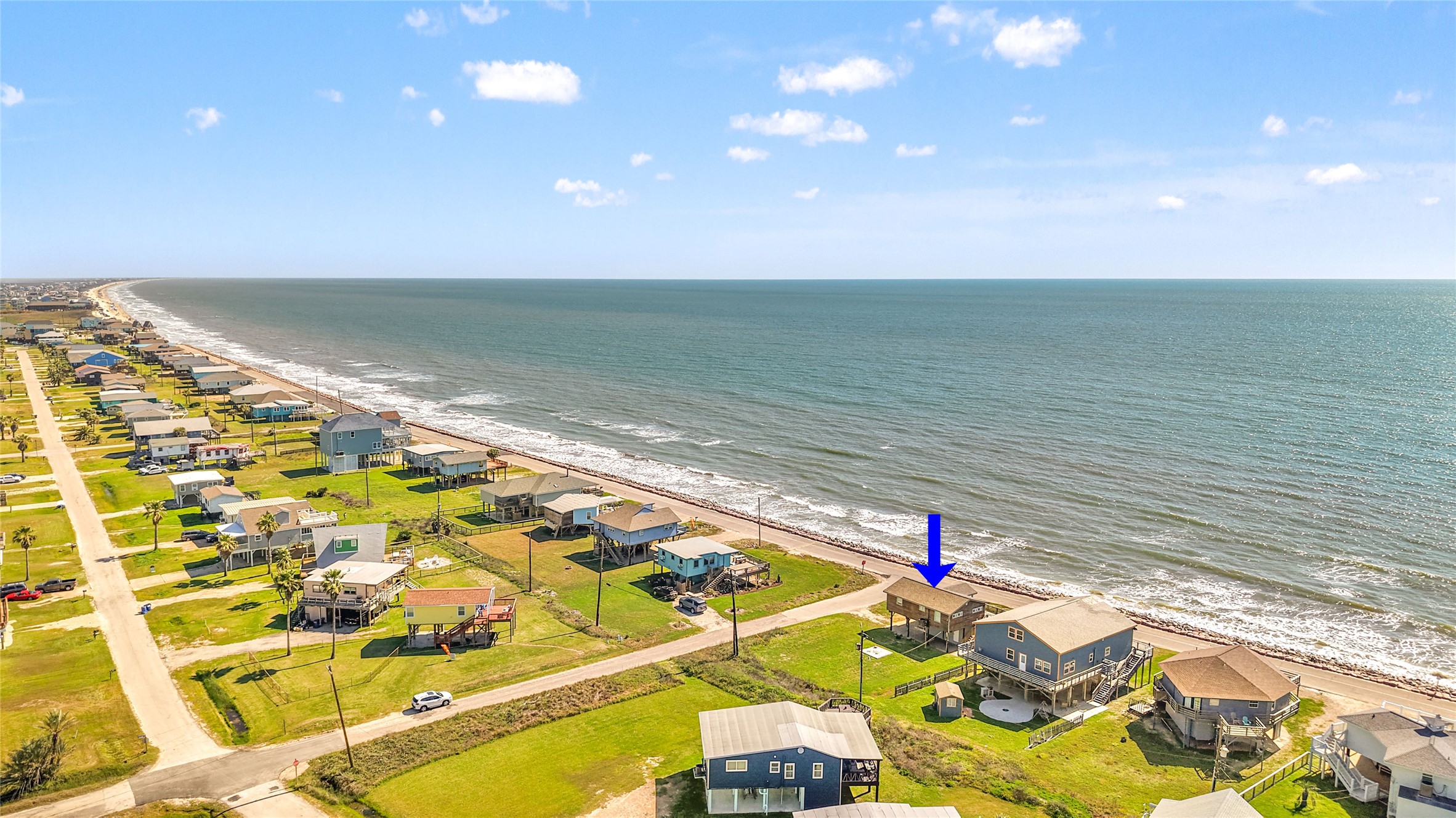 902 Beach Drive Surfside Beach, TX 77541 - Photo 19 of 22 a view of an ocean and a terrace