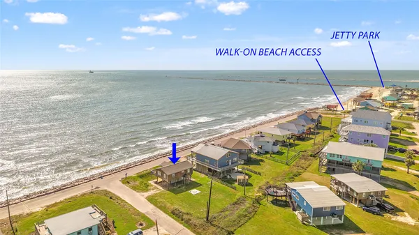 $499,999 | 902 Beach Drive, Surfside Beach, TX 77541