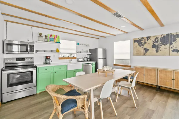 $499,999 | 902 Beach Drive, Surfside Beach, TX 77541