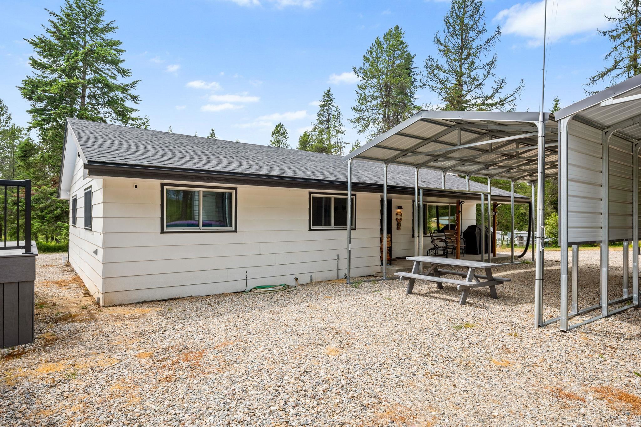 1061 Roberts Road Newport, WA 99156 - Photo 3 of 41
