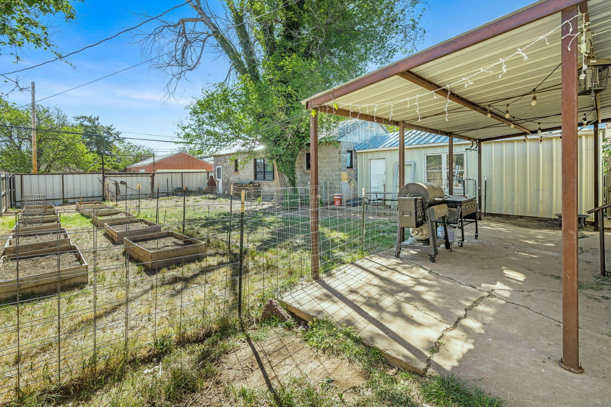 4119 South Harrison Street Amarillo, TX 79110 - Photo 3 of 21 4119 S Harrison St 03