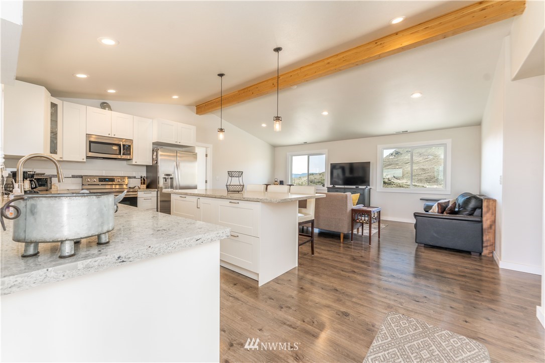 94 Plata Road Brewster, WA 98812 - Photo 3 of 37 Gallery Image 3