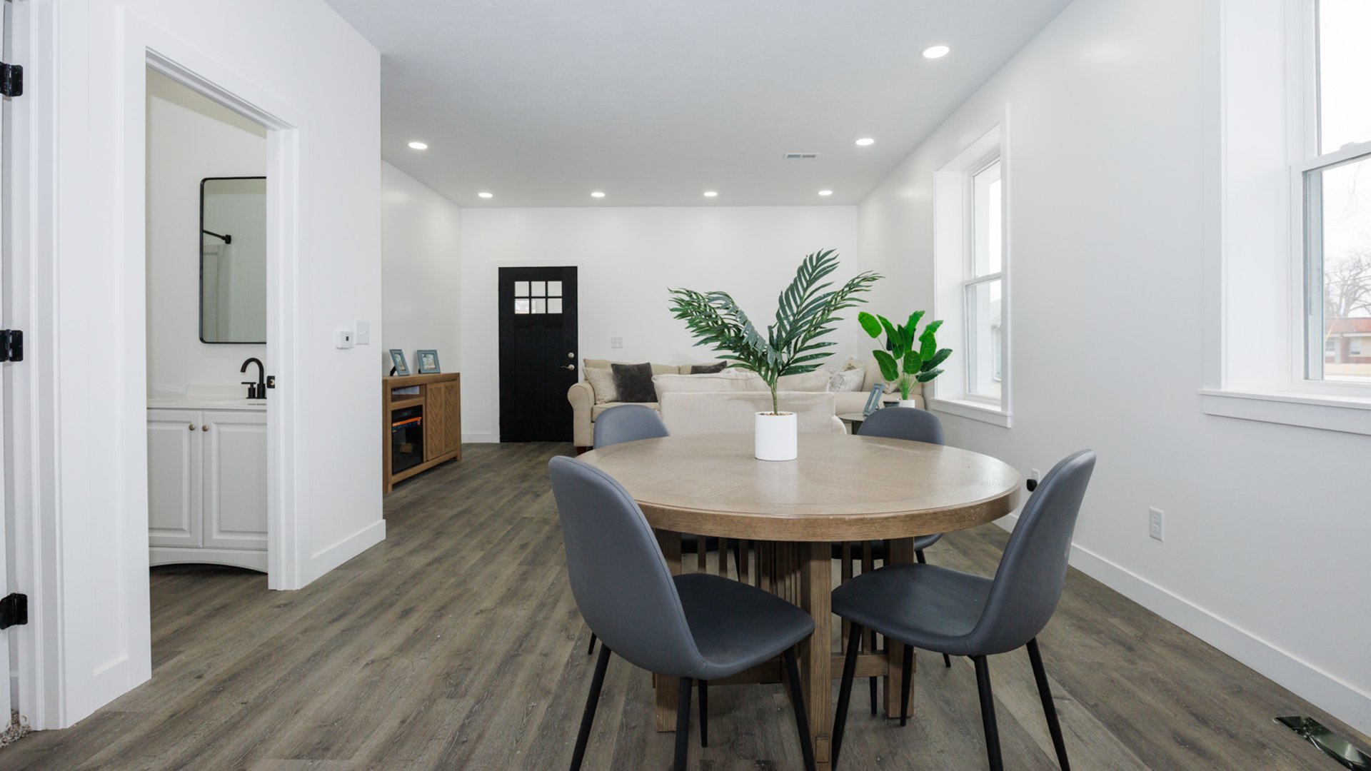 733 West Prairie Street Pontiac, IL 61764 - Photo 15 of 32 a view of a dining room with furniture and wooden floor