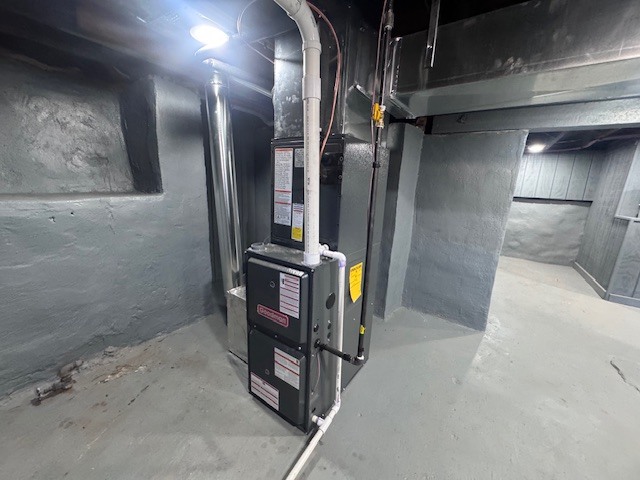 733 West Prairie Street Pontiac, IL 61764 - Photo 31 of 32 a view of a room with gym equipment