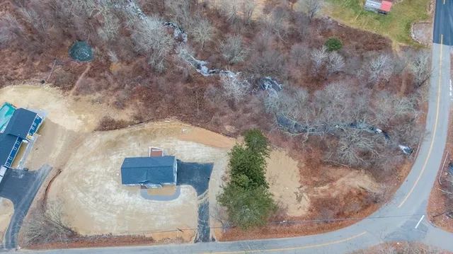 a picture of a black and white wall