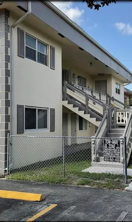 $2,000 | 5271 Southwest 90th Way, Unit 1, Cooper City, FL 33328