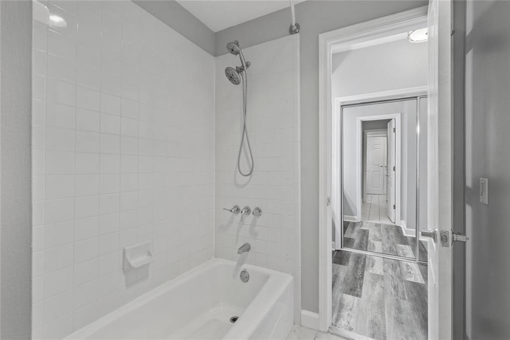 3475 Oak Valley Road Northeast, Unit 910 Atlanta, GA 30326 - Photo 18 of 27 Gallery Image 18
