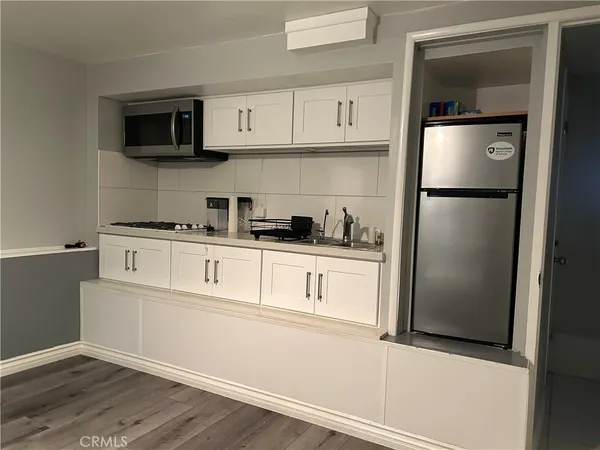 $1,650 | 2126 Grandview Drive, Camarillo, CA 93010