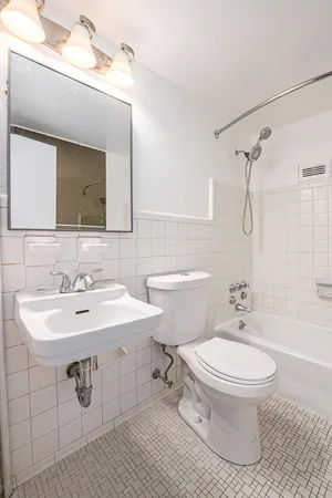 $67,000 | 8900 East Jefferson Avenue, Unit 1109, Detroit, MI 48214