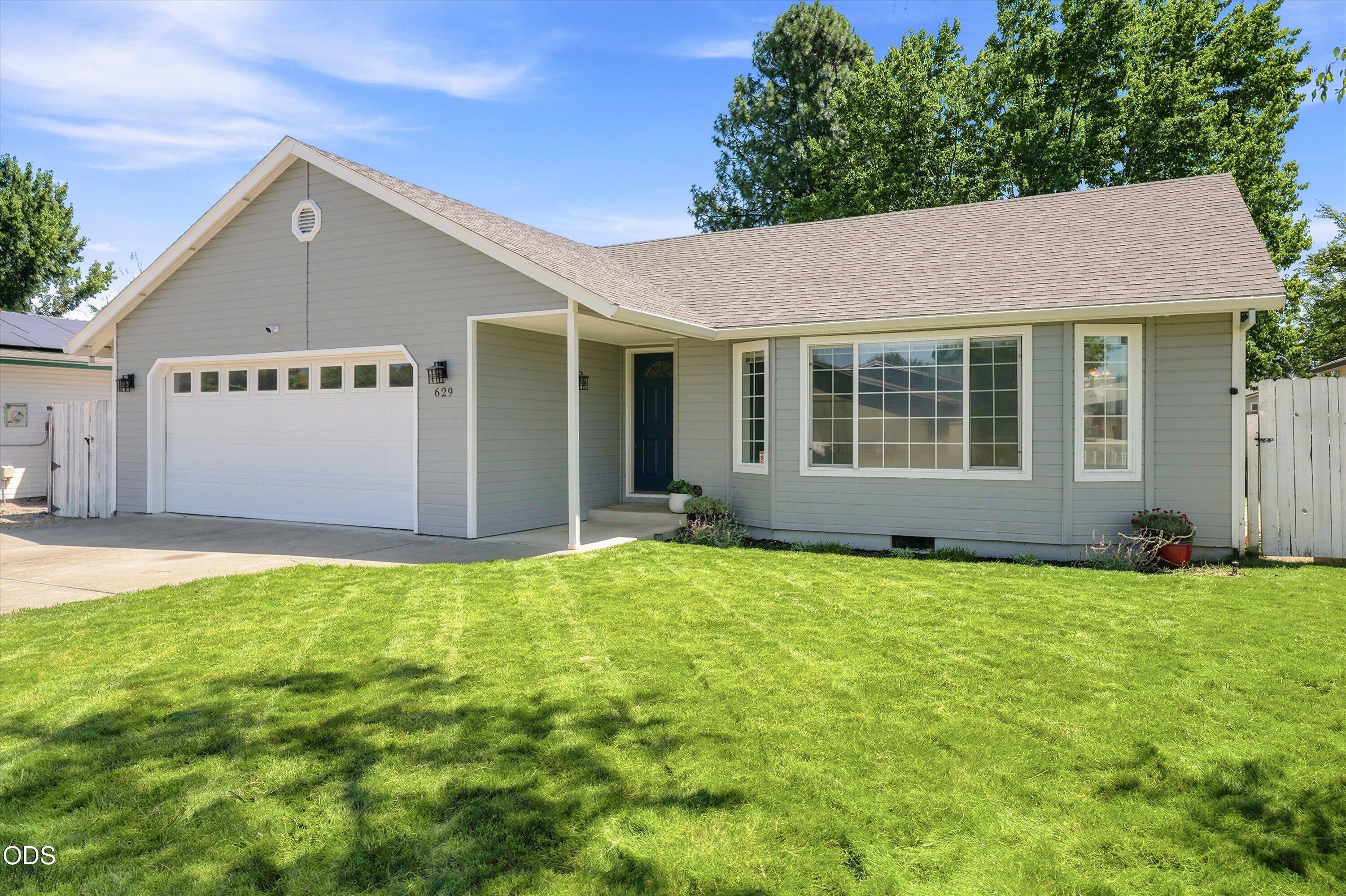 629 Glenn Way Central Point, OR 97502 - Photo 5 of 30