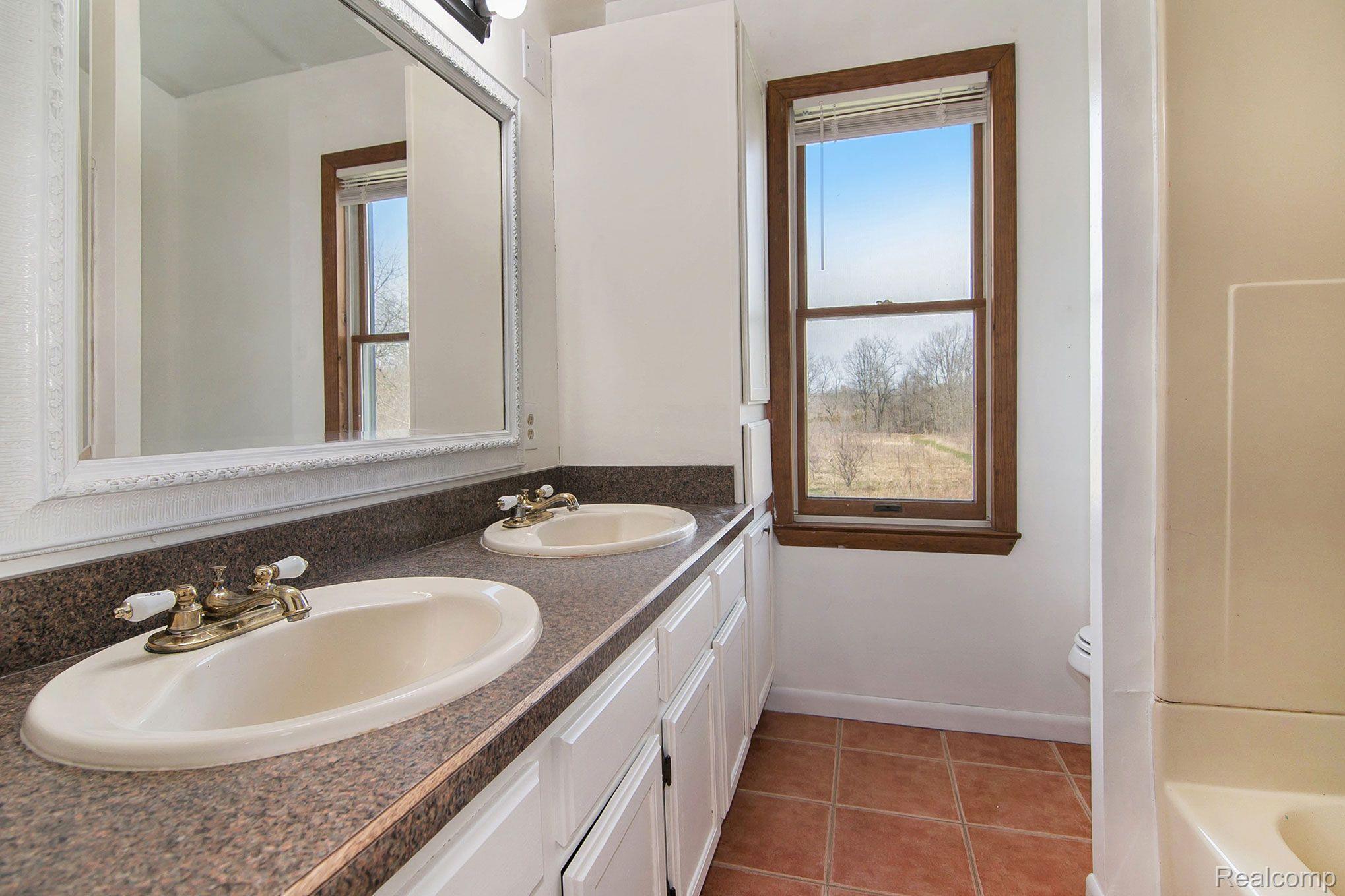 3710 Warner Road Howell, MI 48855 - Photo 19 of 31 Gallery Image 19