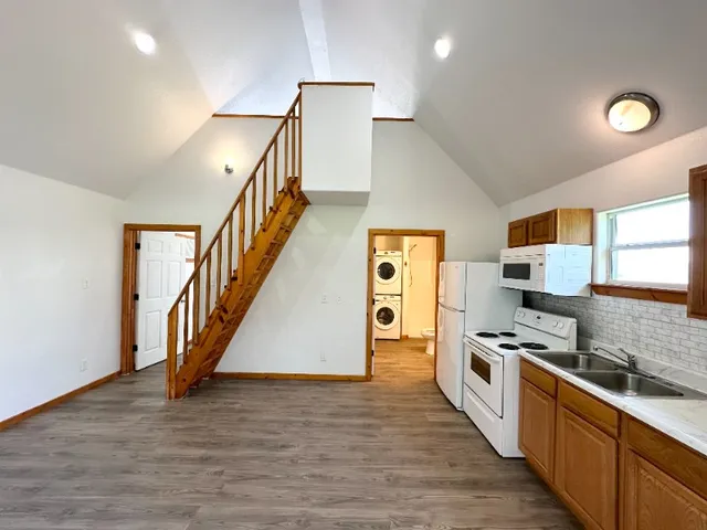 $1,300 | 403 Free Timber Lane, Stockdale, TX 78160