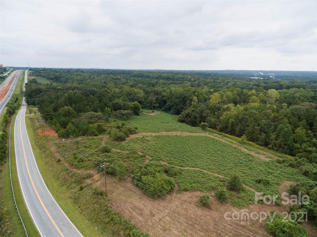 0 Windslow Avenue Gaffney, SC 29341 - Photo 25 of 35 a view of a big room with a yard