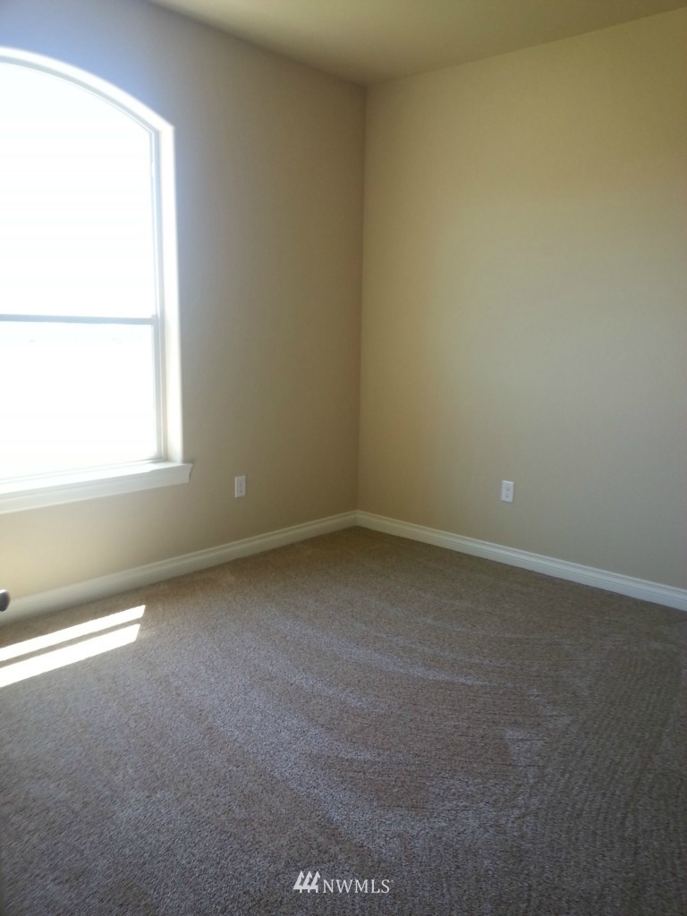 1128 Abbey Road Moses Lake, WA 98837 - Photo 12 of 13 Gallery Image 12