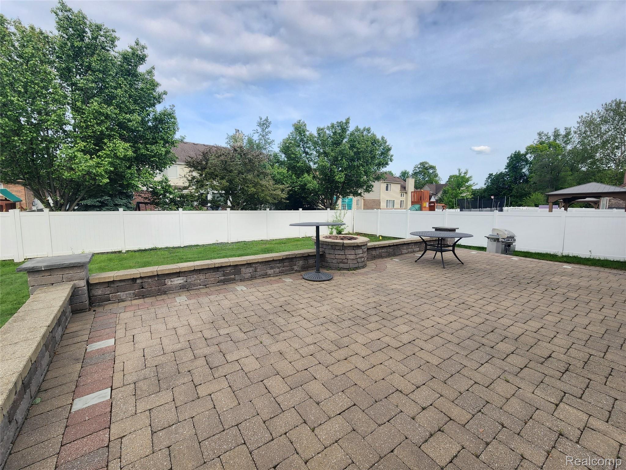 313 Cherry Lane Inkster, MI 48141 - Photo 32 of 32 20220523_182704.jpg