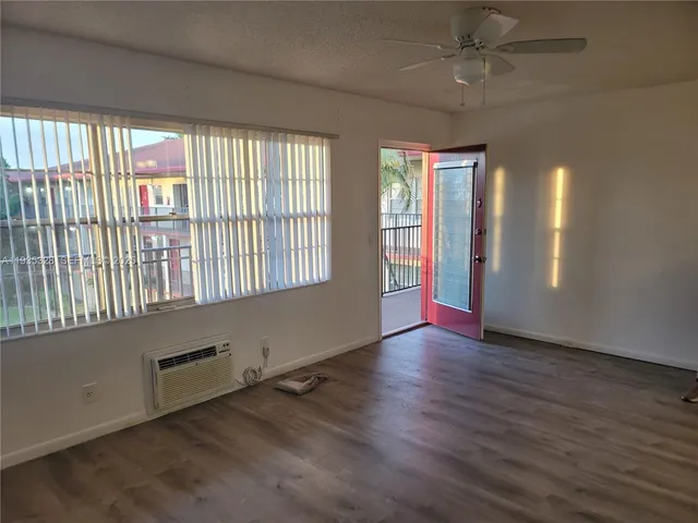 $1,550 | 151 Southwest 134th Way, Unit 312N, Pembroke Pines, FL 33027