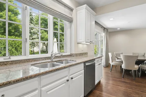 $1,299,000 | 672 Balmoral Court, Lake Forest, IL 60045
