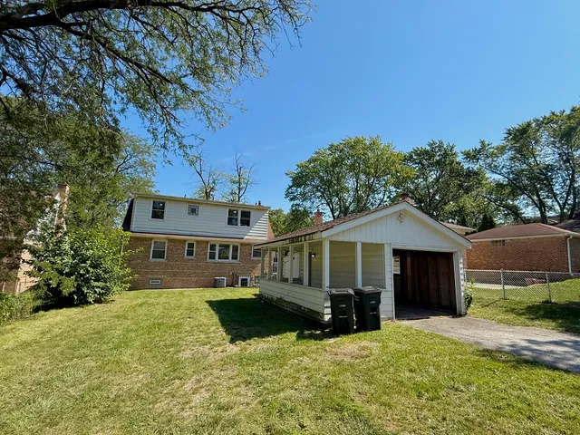 $215,000 | 18062 Exchange Avenue, Lansing, IL 60438