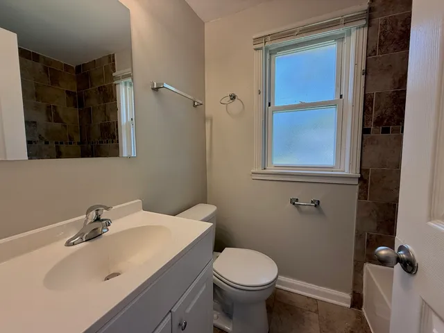 $215,000 | 18062 Exchange Avenue, Lansing, IL 60438