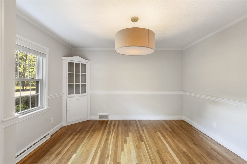 216 Claybrook Road Dover, MA 02030 - Photo 7 of 21