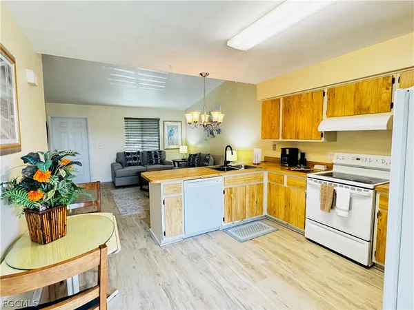 $3,400 | 4903 Vincennes Street, Unit 212, Cape Coral, FL 33904
