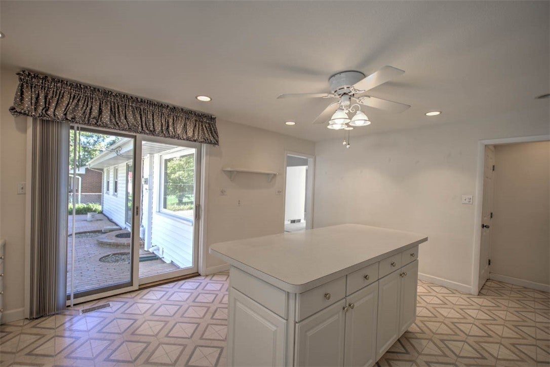 24 East South Court Drive Decatur, IL 62526 - Photo 18 of 38 Gallery Image 18
