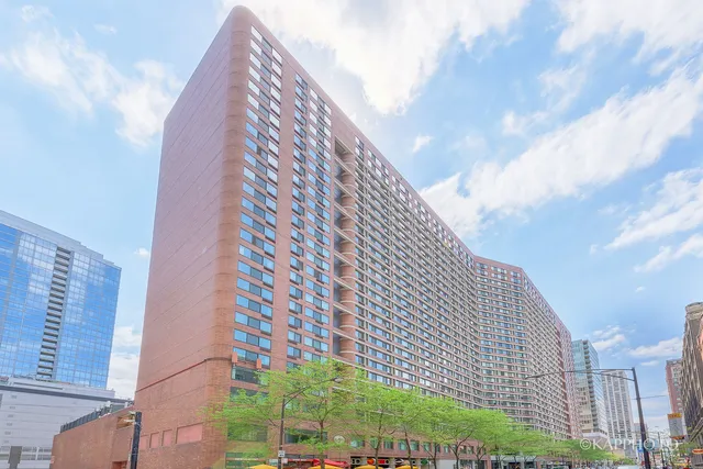 $1,900 | 211 East Ohio Street, Unit 724, Chicago, IL 60611