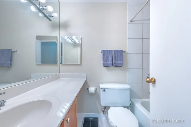 $1,900 | 211 East Ohio Street, Unit 724, Chicago, IL 60611