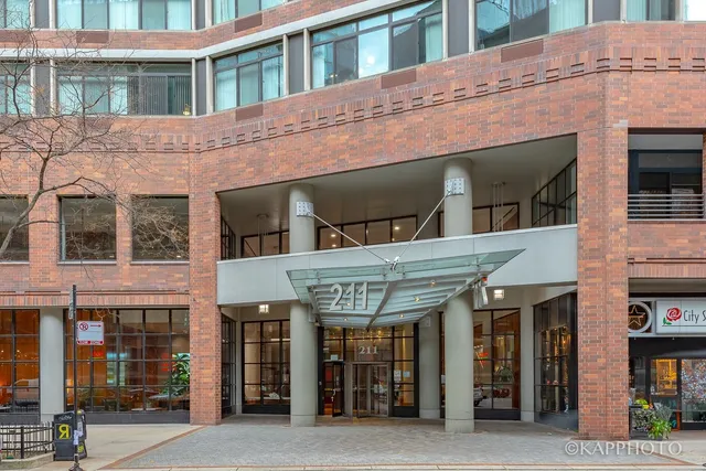 $1,900 | 211 East Ohio Street, Unit 724, Chicago, IL 60611